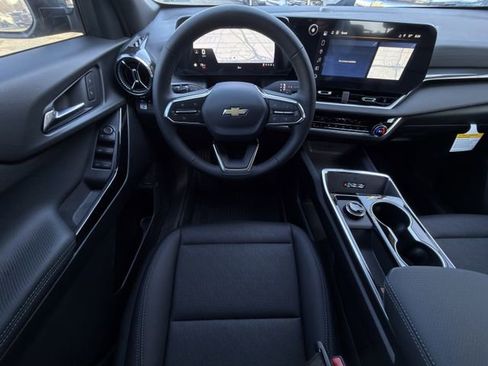 New 2026 Chevrolet Equinox LT w/ Convenience Package II image 10