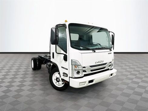 New 2025 Isuzu NQR image 1