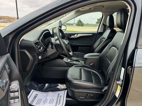 Used 2022 Ford Escape SEL w/ Technology Package FWD image 16