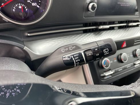 Used 2024 Kia Carnival LX image 24