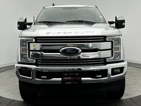 Used 2019 Ford F250 Lariat w/ Chrome Package image 2
