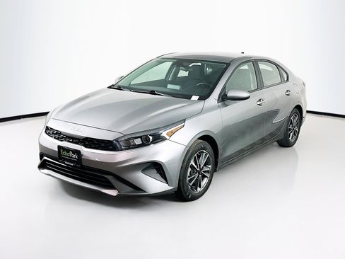 Used 2022 Kia Forte LXS image 3