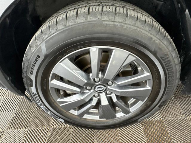 Certified 2025 Nissan Pathfinder SV AWD/4WD image 28