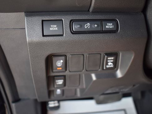 Used 2024 Nissan Frontier SV w/ SV Convenience Package RWD image 44