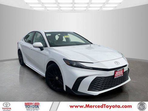 Certified 2025 Toyota Camry SE image 1