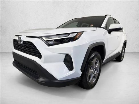 Used 2025 Toyota RAV4 XLE FWD image 7