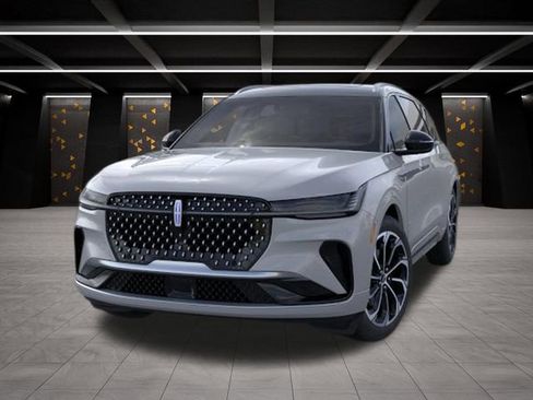 New 2026 Lincoln Nautilus Reserve AWD/4WD image 2