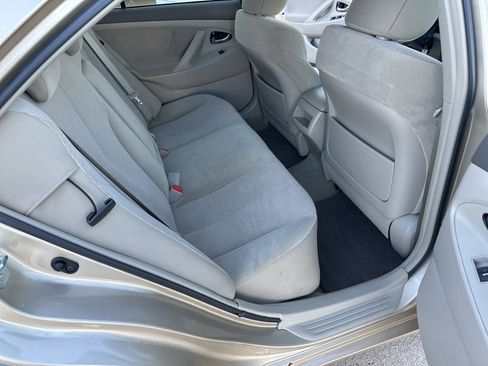 Used 2011 Toyota Camry LE image 15