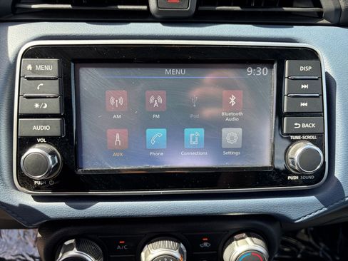 Used 2025 Nissan Versa SV FWD image 20