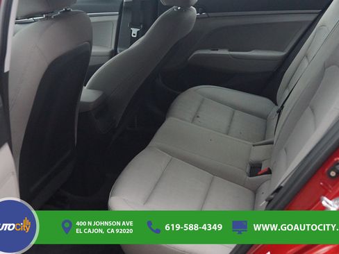 Used 2017 Hyundai Elantra SE FWD image 13