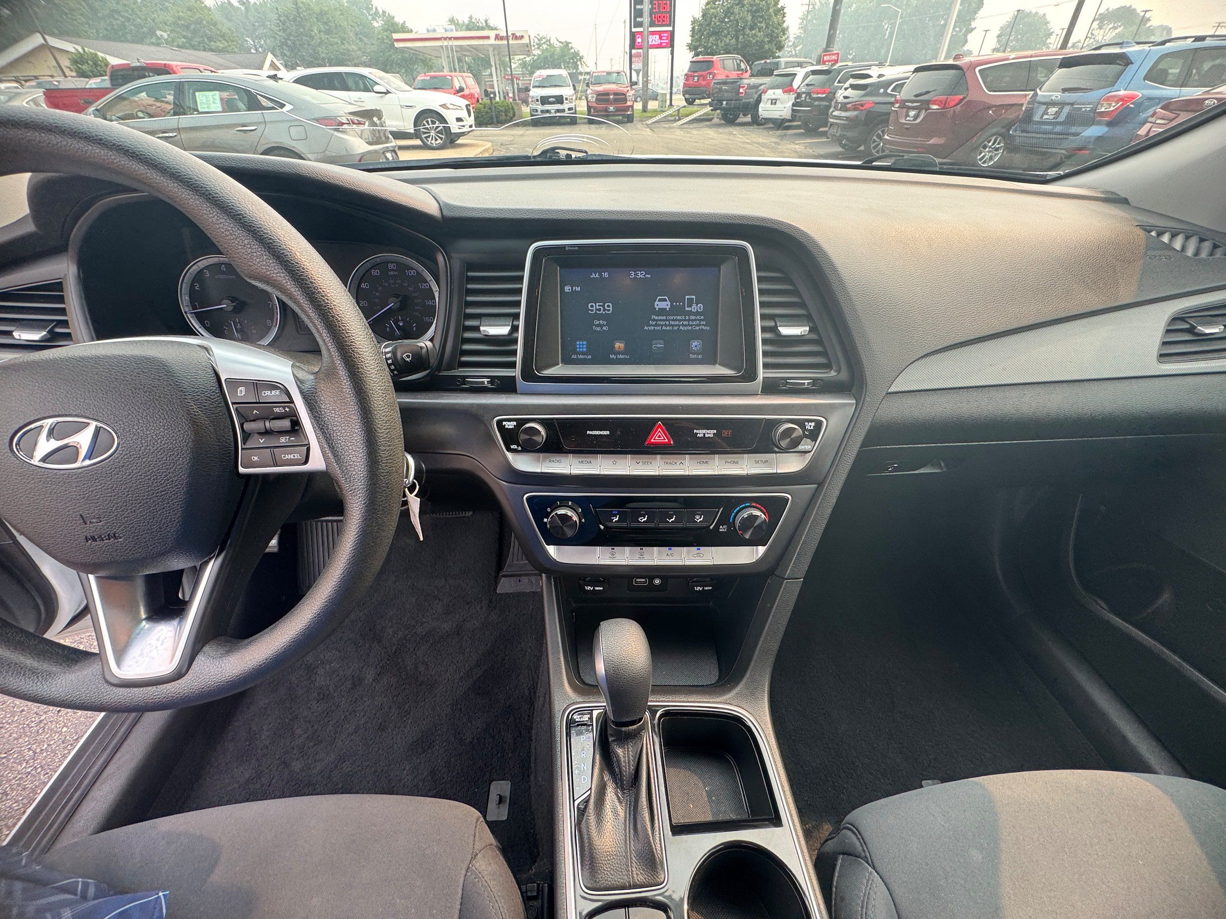 Used 2018 Hyundai Sonata SE FWD image 9