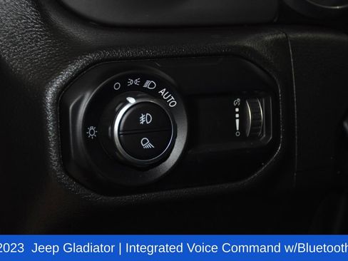 Used 2023 Jeep Gladiator Willys image 10