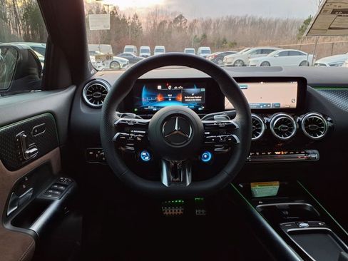 Used 2025 Mercedes-Benz GLA 35 AMG 4MATIC image 12