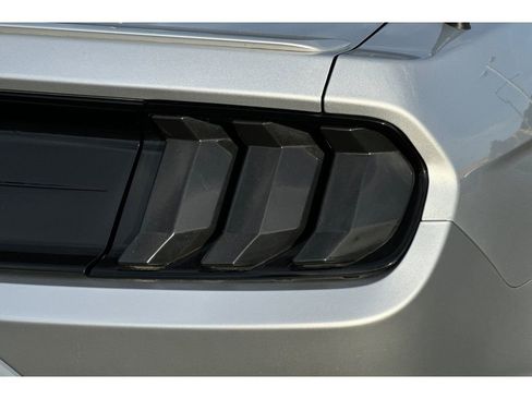 Used 2019 Ford Mustang Premium image 30