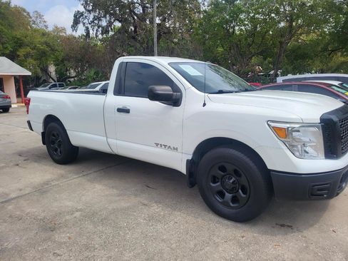 Used 2019 Nissan Titan S RWD image 11