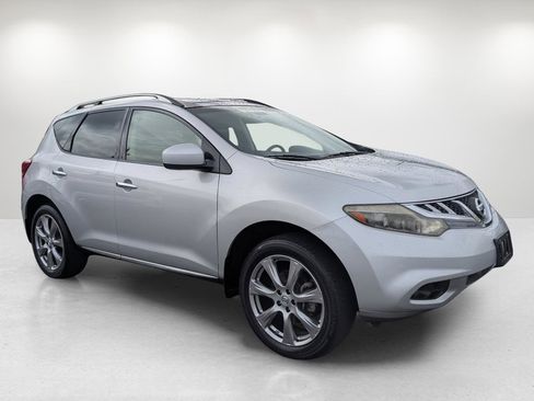 Used 2013 Nissan Murano LE w/ Platinum Pkg image 3
