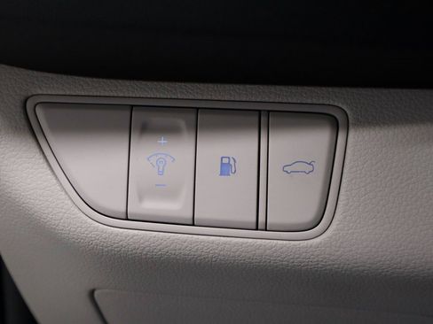 Used 2023 Genesis G70 2.0T image 28