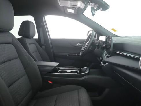 Used 2025 Chevrolet Equinox LT image 28