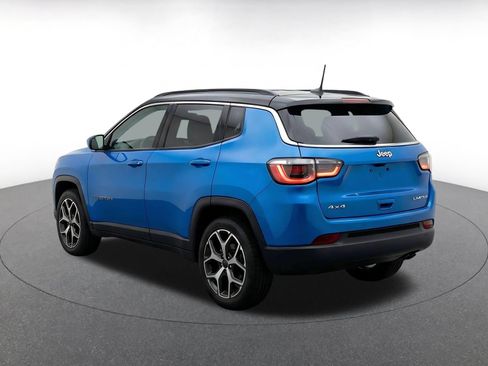 Used 2025 Jeep Compass Limited AWD/4WD image 7