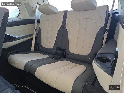 Used 2024 BMW X7 xDrive40i w/ Executive Package AWD/4WD image 13