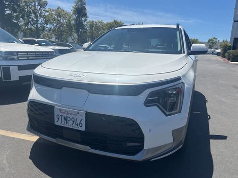 Used 2023 Kia Niro Wave w/ Wave Preserve Package FWD image 5