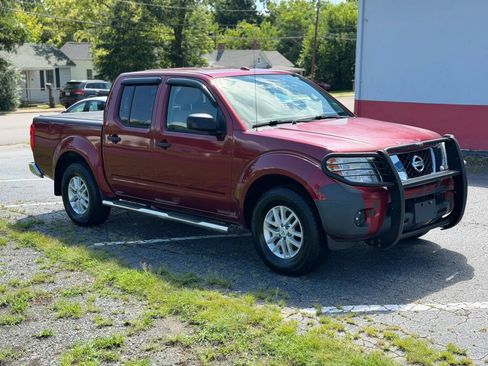 Used 2016 Nissan Frontier SV AWD/4WD image 3