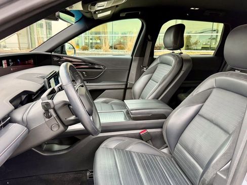 Used 2024 Lincoln Nautilus Reserve w/ Jet Appearance Package (87T) image 10