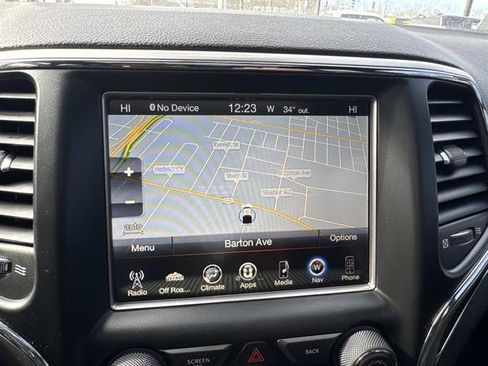 Used 2017 Jeep Grand Cherokee Trailhawk w/ Trailhawk Luxury Group image 11