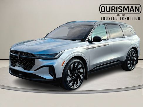 Used 2024 Lincoln Nautilus Reserve w/ Equipment Group 203A image 5