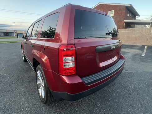 Used 2012 Jeep Patriot Sport w/ Tire & Wheel Group FWD image 3