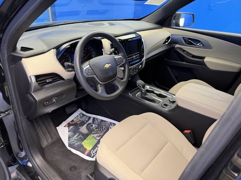 Used 2023 Chevrolet Traverse LS FWD image 11