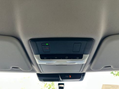 Used 2023 Mitsubishi Outlander SE AWD/4WD image 28
