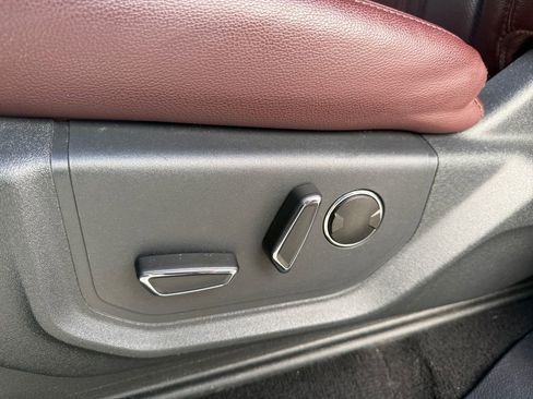 Used 2024 Ford Expedition Limited image 15