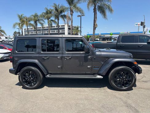 Used 2021 Jeep Wrangler Unlimited Sahara image 44