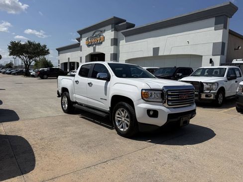 Used 2015 GMC Canyon SLT RWD image 2