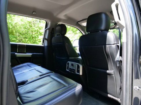 Used 2018 Ford F250 Lariat w/ Lariat Ultimate Package AWD/4WD image 42