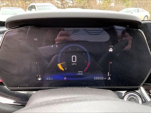 Used 2024 Chevrolet Trax RS w/ Sunroof Package image 10