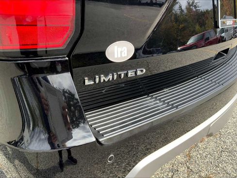 Used 2018 Ford Expedition Limited image 9