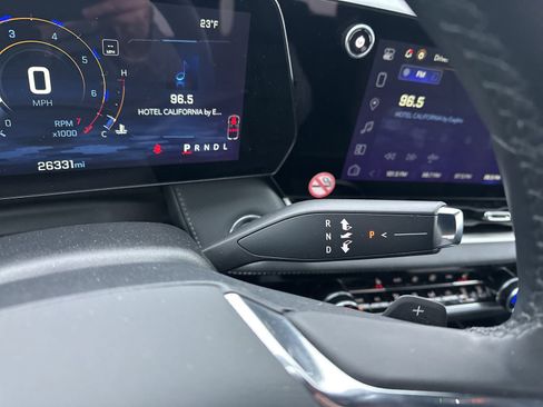 Used 2025 Chevrolet Equinox LT w/ Convenience Package II image 29