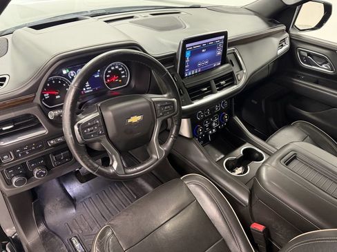 Used 2021 Chevrolet Suburban Premier w/ Premium Package image 12