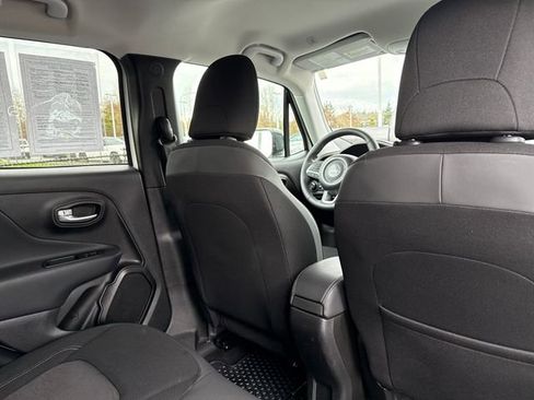 Used 2023 Jeep Renegade Latitude AWD/4WD image 22