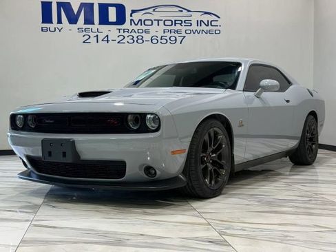 Used 2021 Dodge Challenger R/T Scat Pack RWD image 2