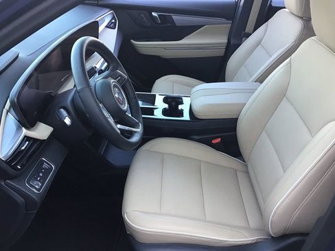 Used 2025 Buick Enclave Preferred image 7