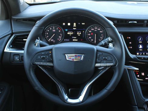 Used 2024 Cadillac XT6 Sport w/ LPO, ONYX Package image 11