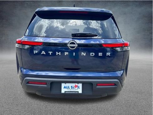Used 2025 Nissan Pathfinder SV FWD image 8
