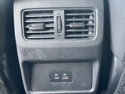 Certified 2022 Nissan Rogue SV image 17