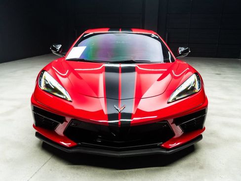 Used 2020 Chevrolet Corvette Stingray Preferred Cpe w/ 2LT Preferred Equipment Group RWD image 3