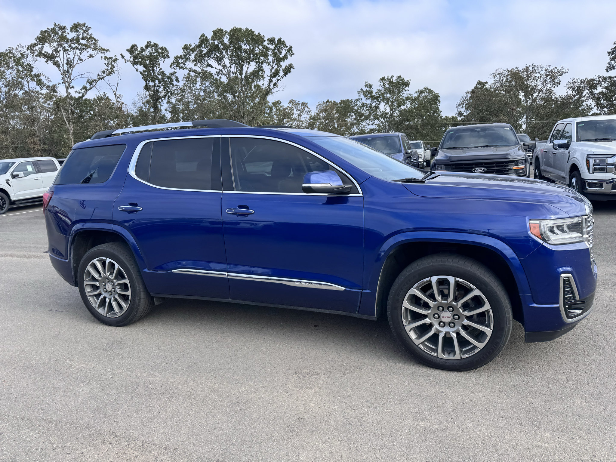 Used 2023 GMC Acadia Denali FWD image 5