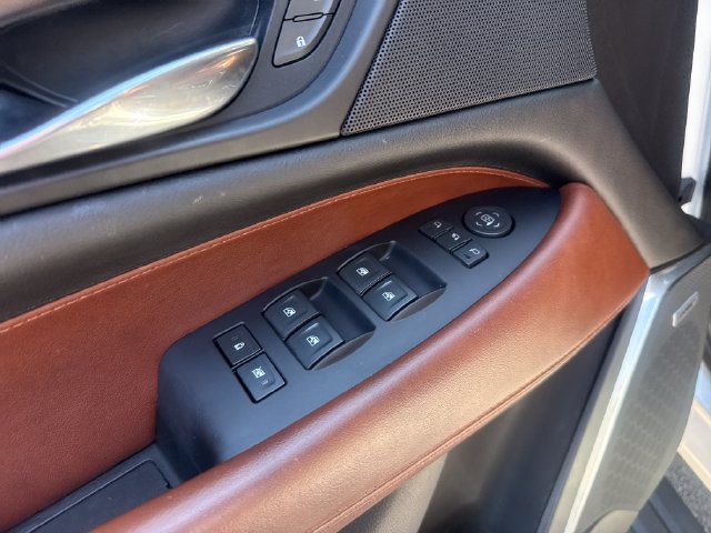 Used 2019 Cadillac Escalade Premium Luxury AWD/4WD image 10