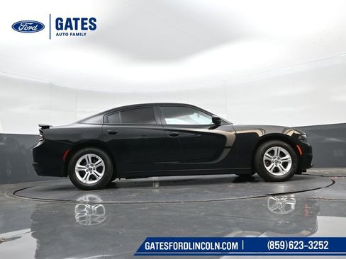 Used 2019 Dodge Charger SXT image 32